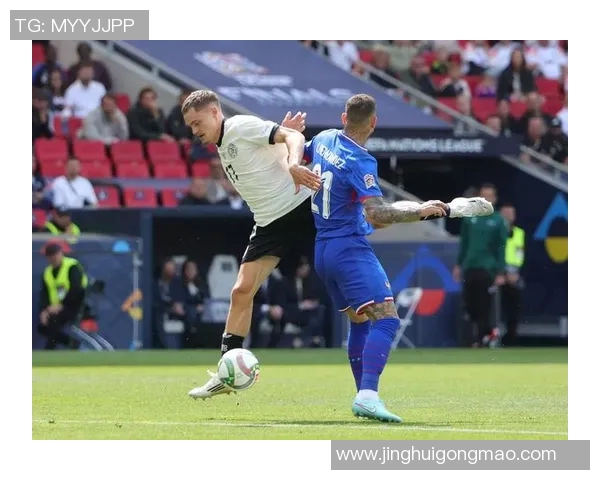 VAR判罚再度引发巨大争议裁判决定惹怒教练引爆赛场焦点 VAR判罚再度引发巨大争议裁判决定惹怒教练引爆赛场焦点